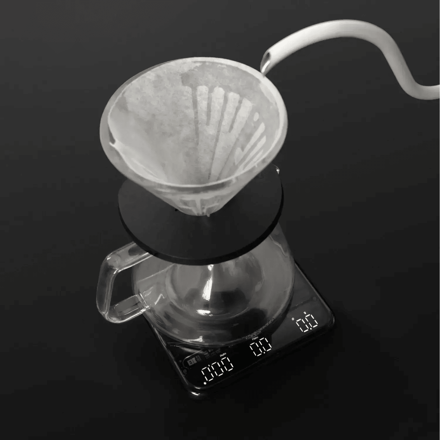 Themis Ultra Coffee Scale in Black or white, view 8